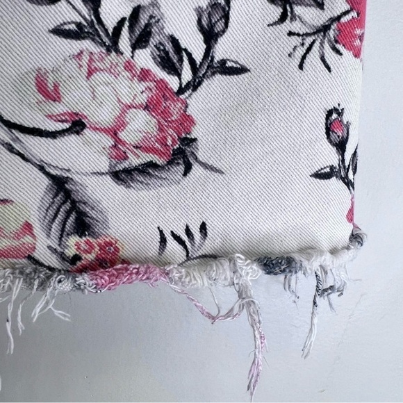 Urban Outfitters BDG Floral Cut offs Denim Shorts Size 28 Feminine - Picture 7 of 12